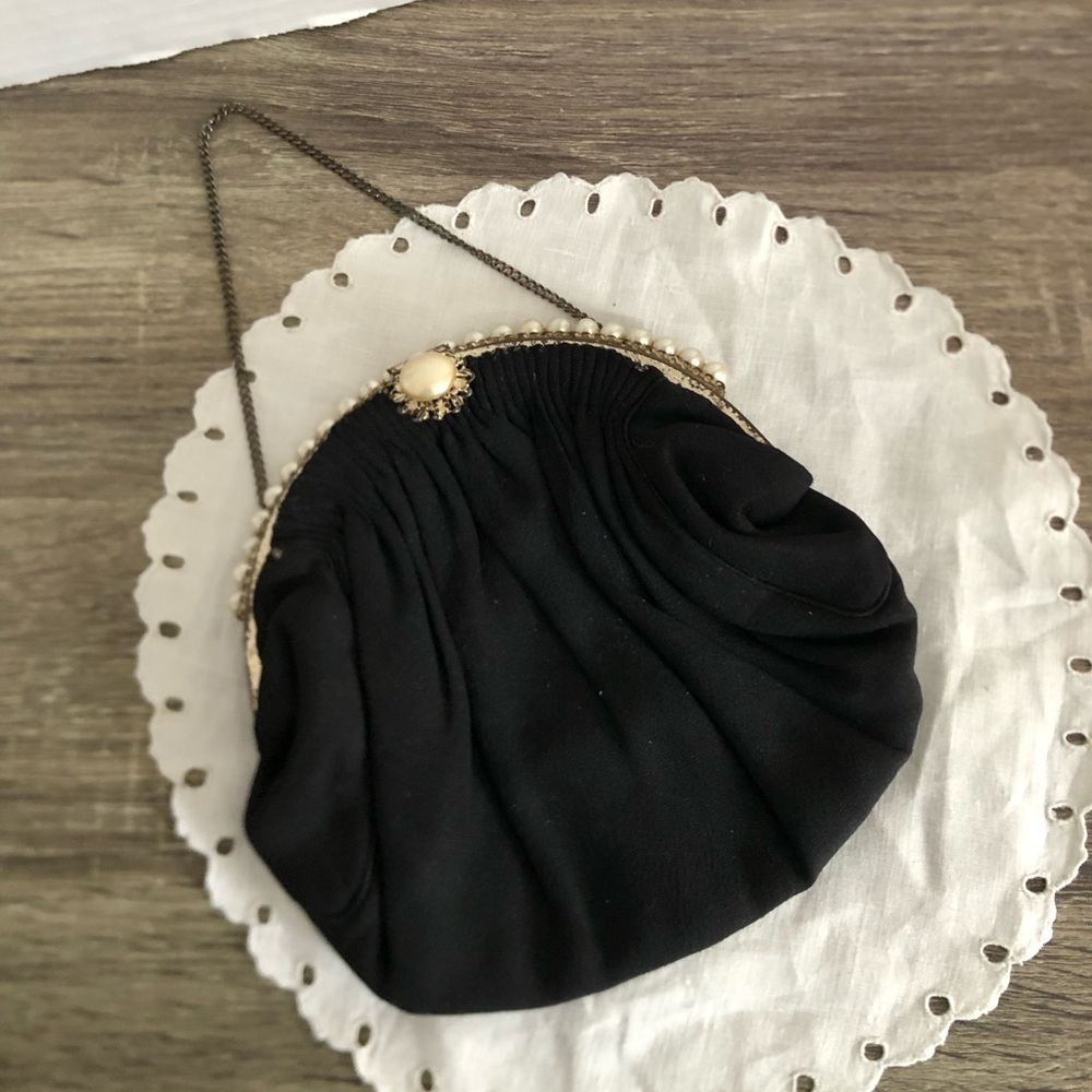 Vtg Eaton’s Clutch with Faux Pearl Detail